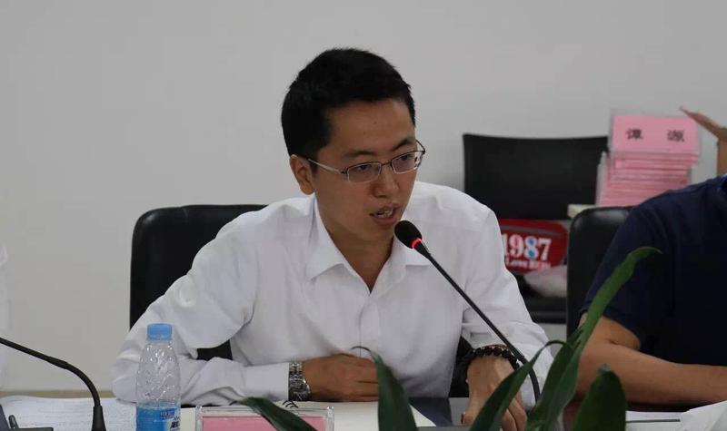 青专委秘书长杜政志在《青专委年度工作的执行与推动》中详细介绍了青专委目前的工作成果、工作计划及工作任务。 青专委秘书长杜政志在《青专委年度工作的执行与推动》中详细介绍了青专委目前的工作成果、工作计划及工作任务。